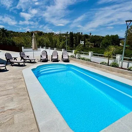 Vakantiehuis De Diseno Con Piscina Y Barbacoa