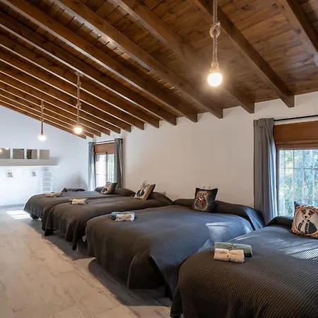 De Diseno Con Piscina Y Barbacoa *