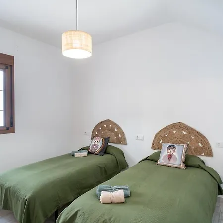 De Diseno Con Piscina Y Barbacoa *