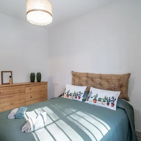 De Diseno Con Piscina Y Barbacoa بيت للعطل
