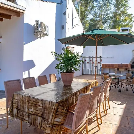 De Diseno Con Piscina Y Barbacoa مالقة