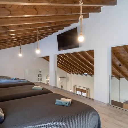 De Diseno Con Piscina Y Barbacoa بيت للعطل