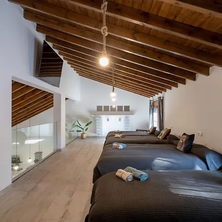 De Diseno Con Piscina Y Barbacoa بيت للعطل *