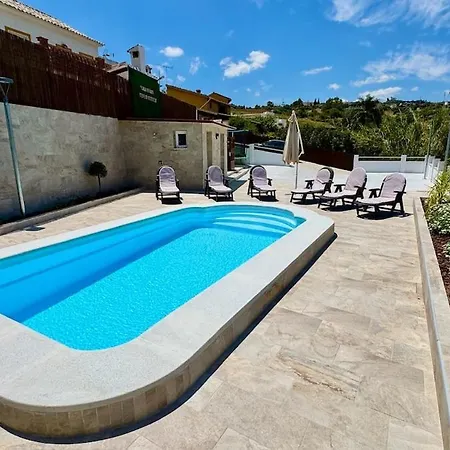 De Diseno Con Piscina Y Barbacoa * مالقة